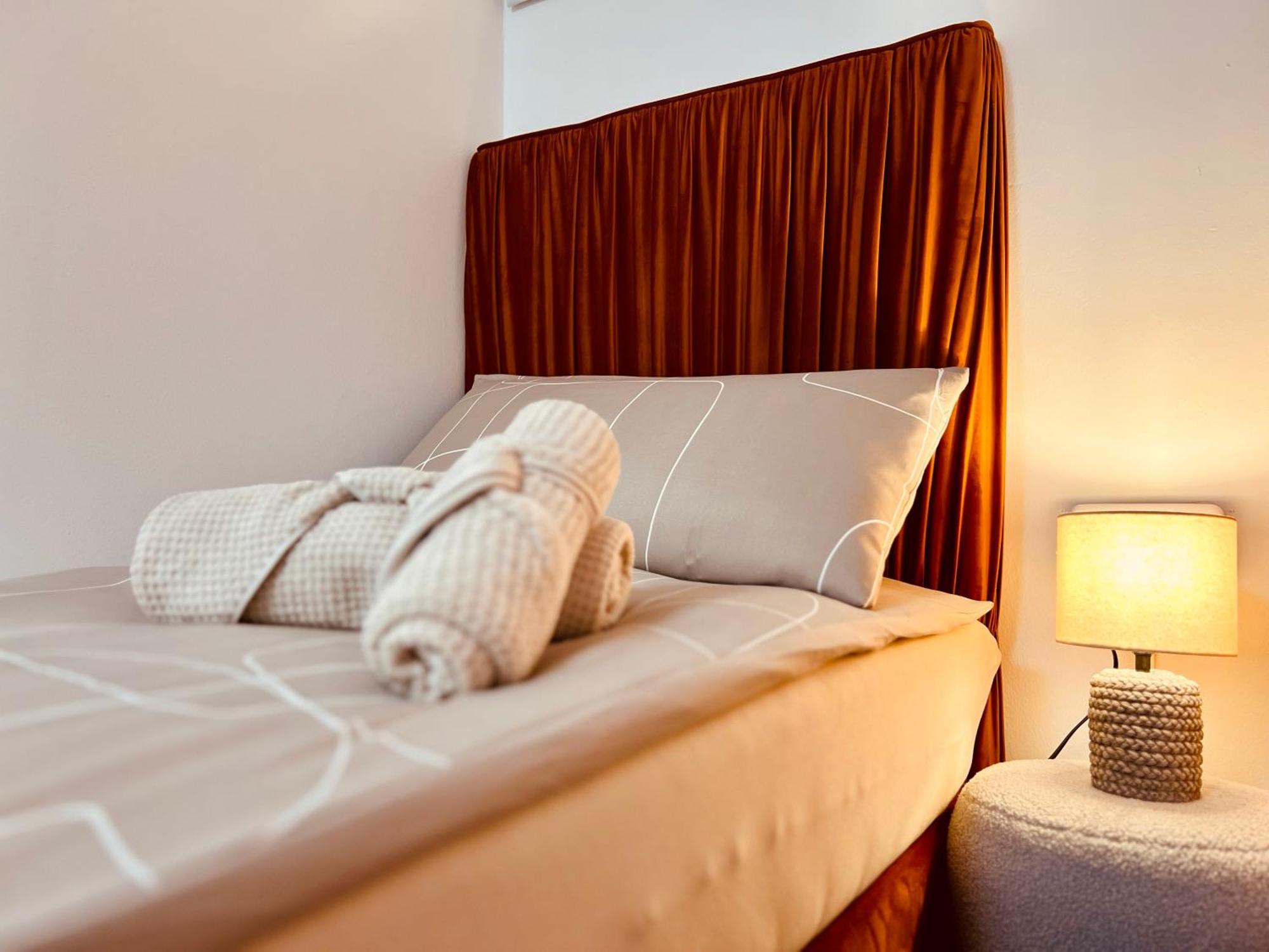 Elysian - 2 Parkplaetze - 1min Bus & Bahn - St-elisabeth Krankenhaus - Lindenthaler Tierpark - Neu Renoviert & Perfekte Lage Apartment Cologne