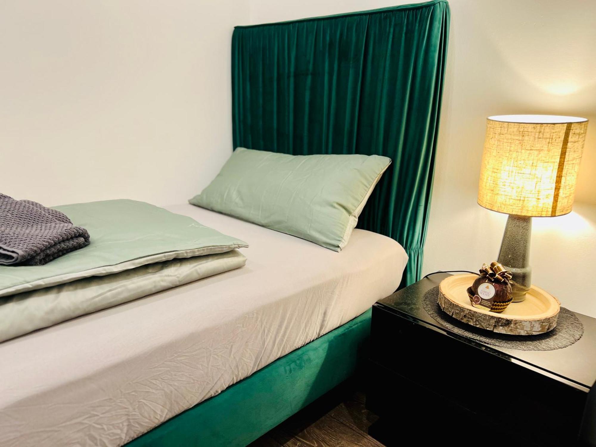 Elysian - 2 Parkplaetze - 1min Bus & Bahn - St-elisabeth Krankenhaus - Lindenthaler Tierpark - Neu Renoviert & Perfekte Lage Apartment