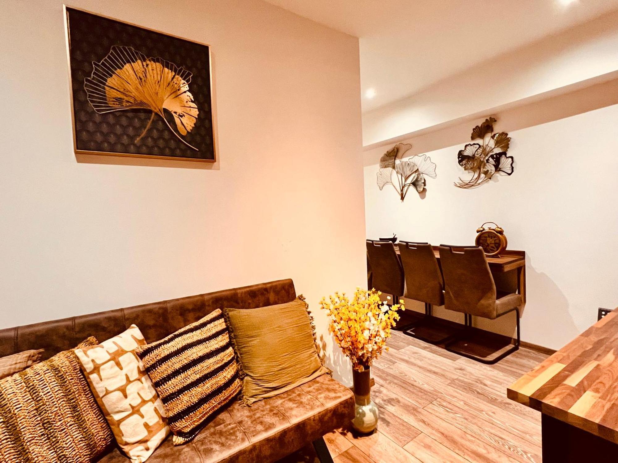 Elysian - 2 Parkplaetze - 1min Bus & Bahn - St-elisabeth Krankenhaus - Lindenthaler Tierpark - Neu Renoviert & Perfekte Lage Apartment *
